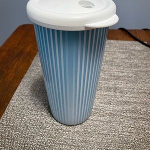 Tupperware insulated 24 oz Tumbler